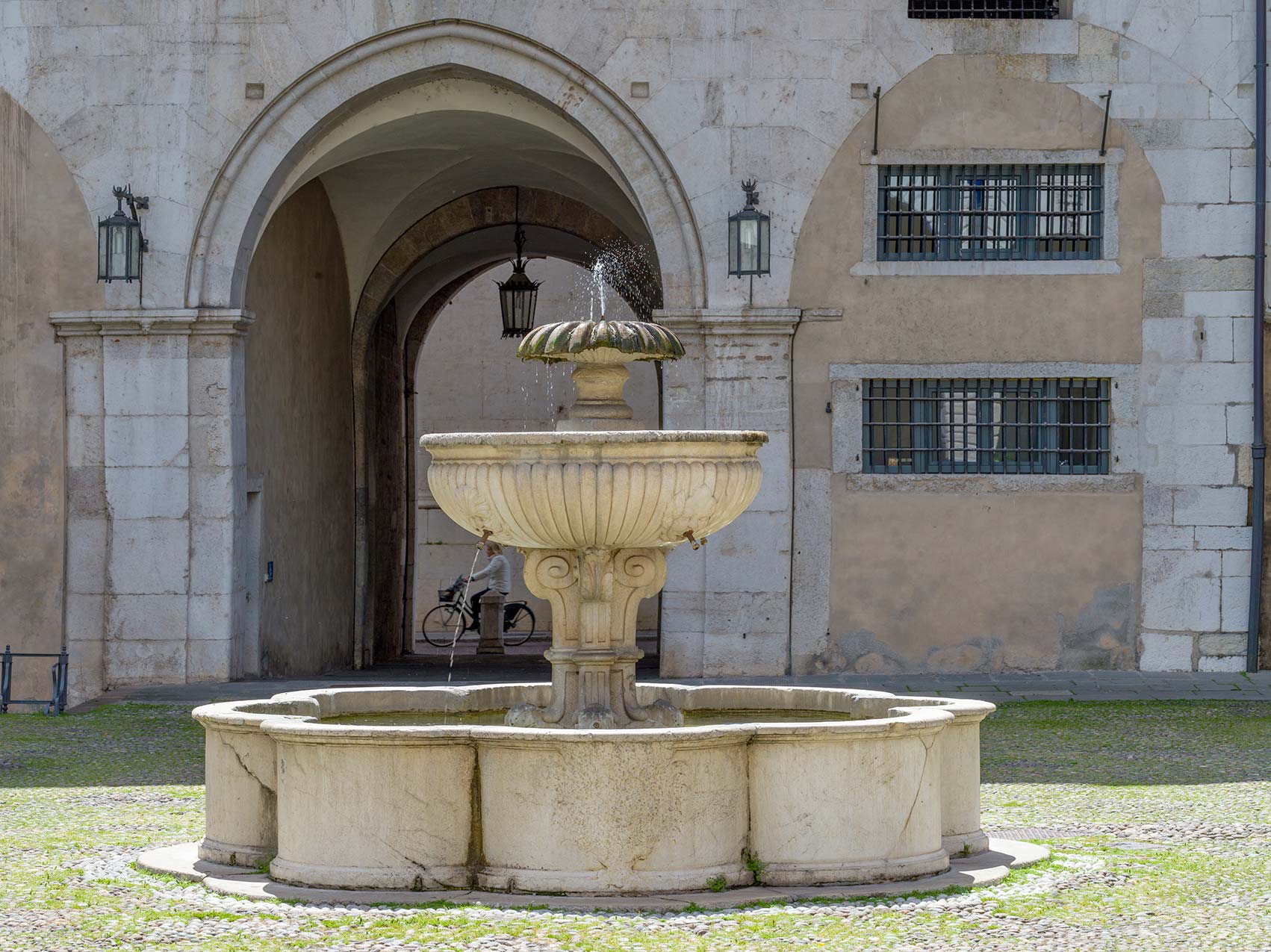 Broletto Fountain